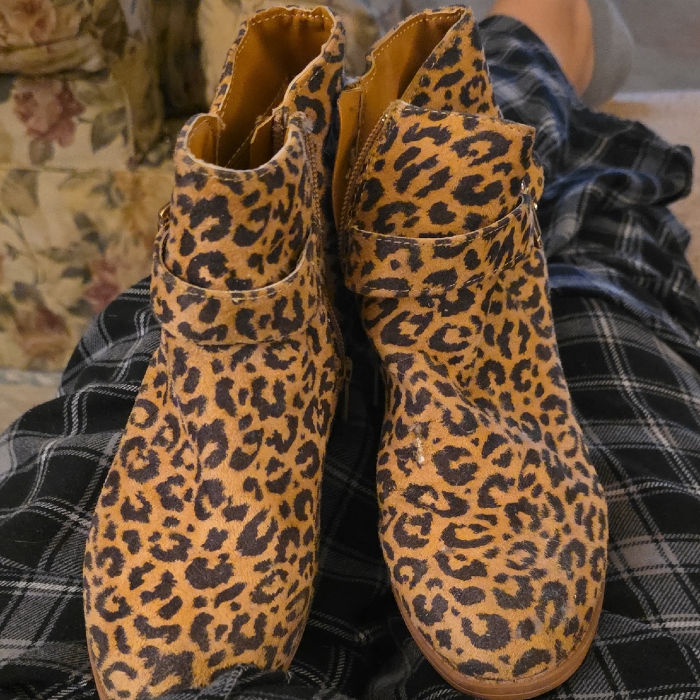 Stylish Leopard Print Ankle Booties